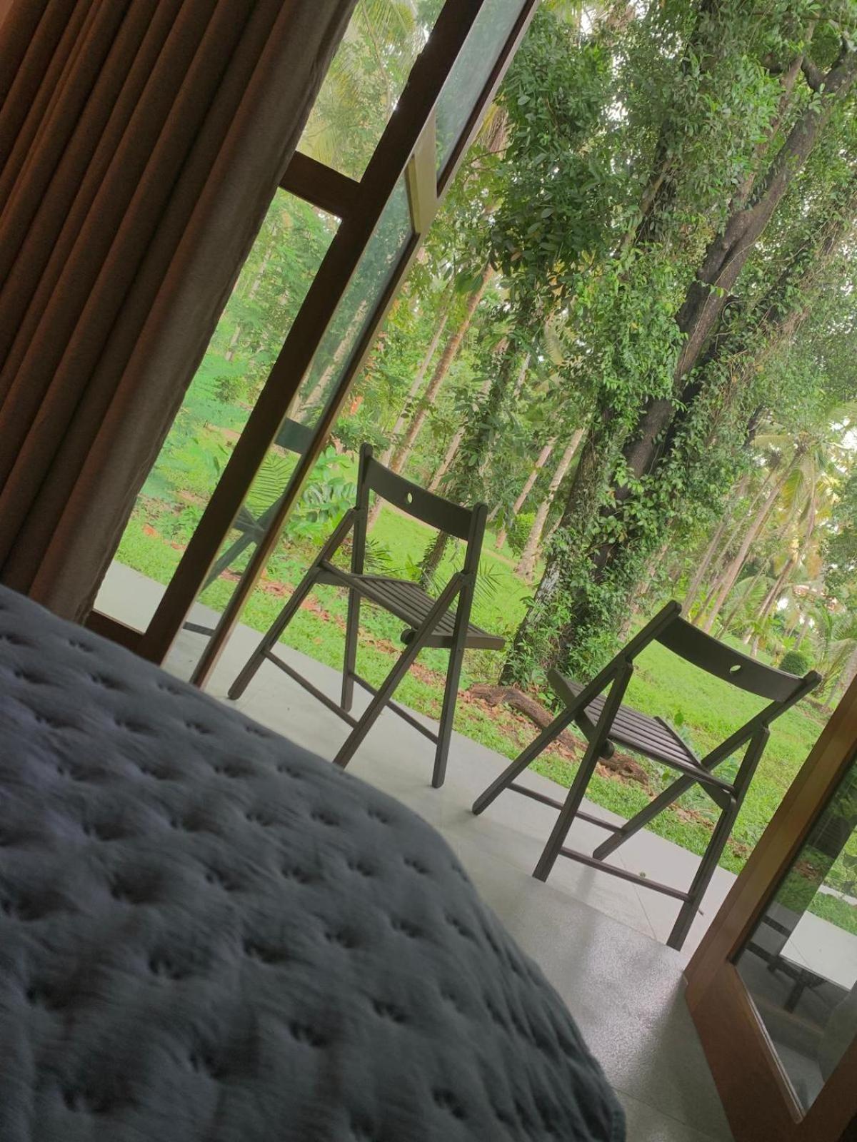 Sebastian Transit Villa With Free Shuttle Service To Airport Kotugoda Exterior photo